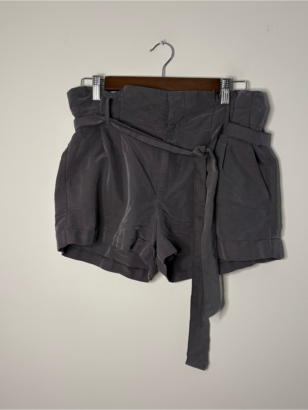 American Eagle Women's Gray Pleated Modal Dress Shorts 30” Belted Preppy
